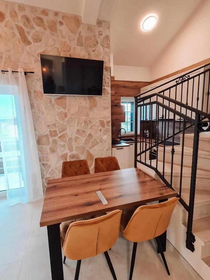 Stone House Jezera Apartamento Exterior foto